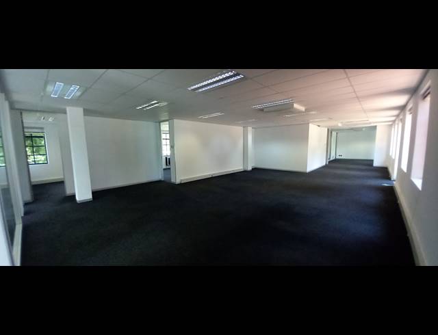 364M² OFFICE TO LET IN LYME PARK